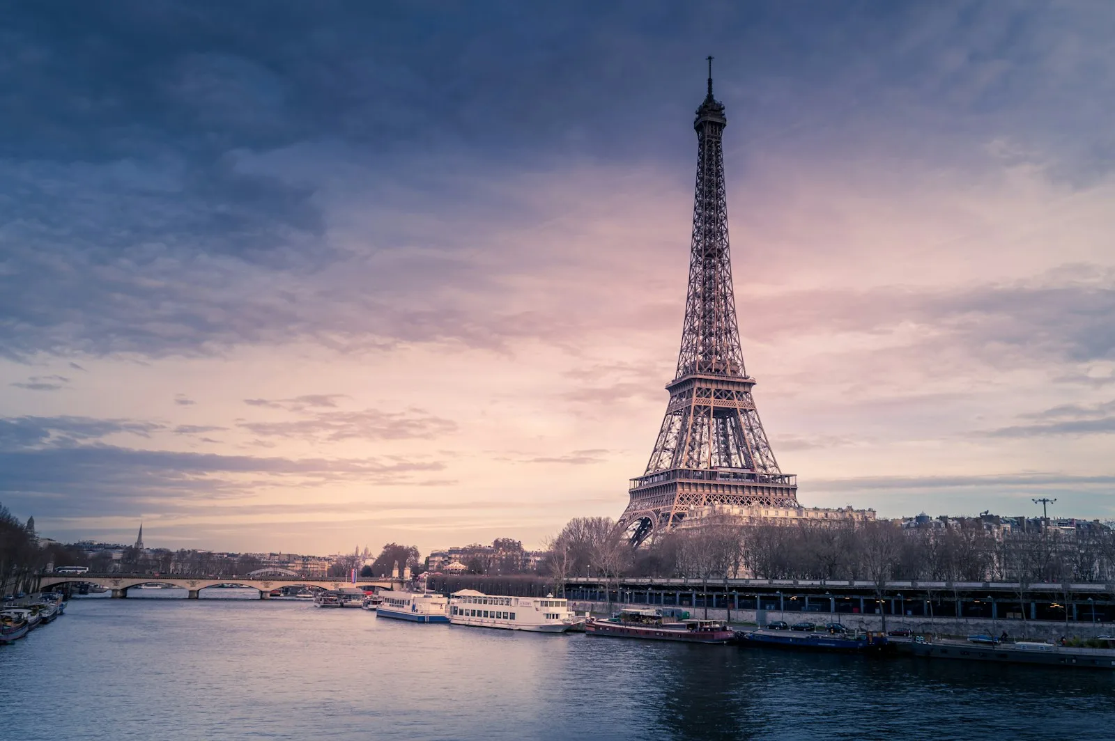 Tour Eiffel à Paris au coucher de soleil — hotspot photographe touristique